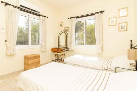 3-bedroom resale fully furnished semi-detached townhouse &#43; communal pool &#43; large terrace with sea views &#43; walking distance to the beach Image 9999 21