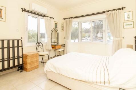 3-bedroom resale fully furnished semi-detached townhouse &#43; communal pool &#43; large terrace with sea views &#43; walking distance to the beach Image 9999 20