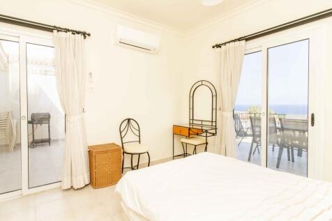 3-bedroom resale fully furnished semi-detached townhouse &#43; communal pool &#43; large terrace with sea views &#43; walking distance to the beach Image 9999 16