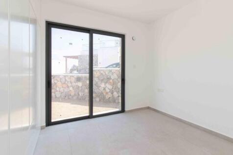 Brand new 3 bedroom contemporary designed resale villa &#43; located on top of a beautiful sandy beach &#43; sea views Image 9999 14
