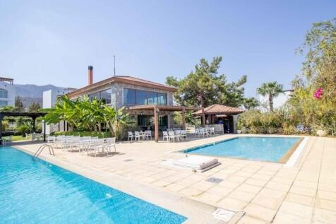 2 bedroom resale garden loft apartment &#43; communal pools &#43; furnished &#43; gym &#43; spa &amp; wellness facilities  Image 9999 3