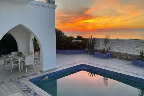Beautiful 4 Bedroom Seaview Key Ready Resale Villa in Esentepe Image 90 21