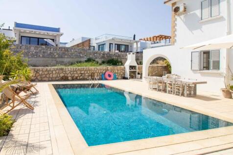3-bedroom resale villa &#43; recently renovated &#43; renovated new pool &#43;  sea &amp; mountain views Image 9999 28