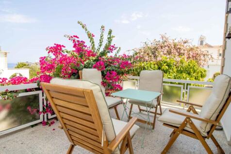 3-bedroom resale villa &#43; recently renovated &#43; renovated new pool &#43;  sea &amp; mountain views Image 9999 4