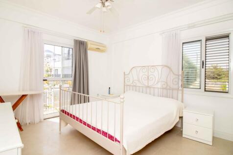 3-bedroom resale villa &#43; recently renovated &#43; renovated new pool &#43;  sea &amp; mountain views Image 9999 12