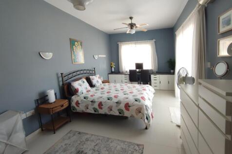 REDUCED-Amazing 3 Bedroom Penthouse with fabulous Design and Seaside location Image 9999 14