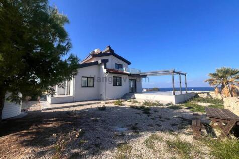 Seafront Luxury 3 Bedroom Modern Villa with mountain and sea views Image 9999 2