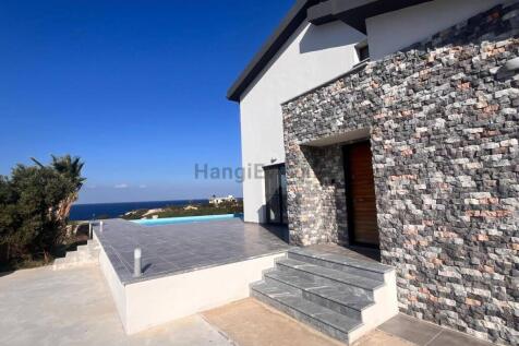 Seafront Luxury 3 Bedroom Modern Villa with mountain and sea views Image 9999 4