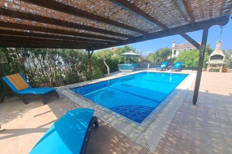 Exquisite 3 Bedroom Villa with Panoramic Views and Prime Location ? A Rare Opportunity Image 9999 10