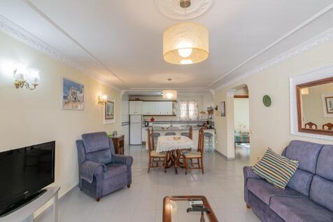 Lower lounge