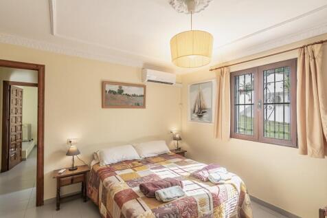 Lower bedroom 1