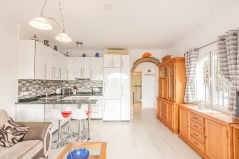 Lounge kitchen