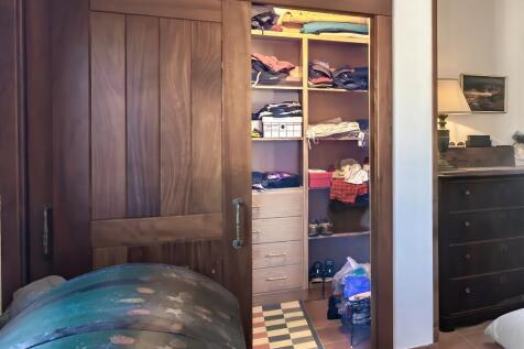 Walk in wardrobe