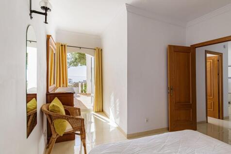 bedroom 1 b