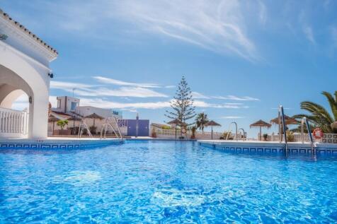 cap playa pool
