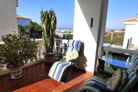 Lounge terrace