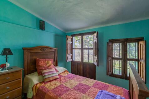 Guest bedroom 2