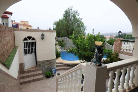 Terrace &amp; pool