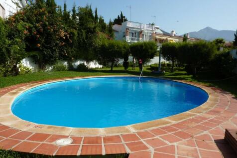 pool b