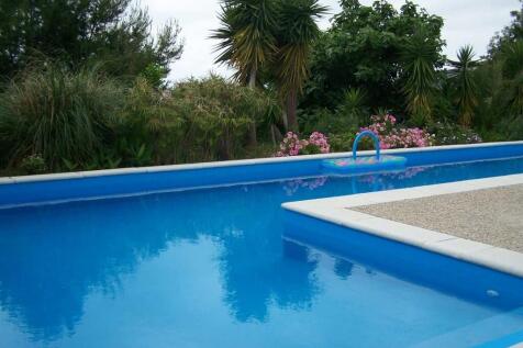 pool b