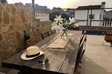 Outside Dining