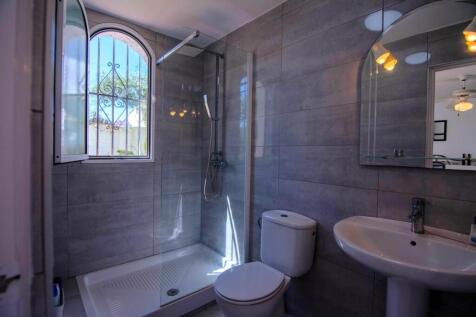 bathroom 4