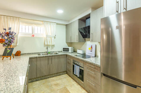 Guest kitchen