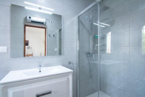 bathroom 2a