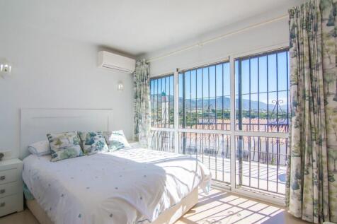Upper bedroom 1