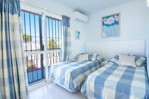 Upper bedroom 2
