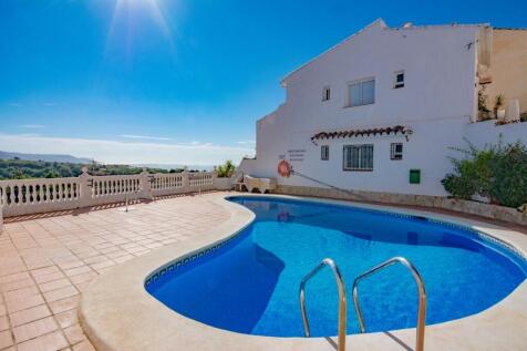 Communal pool