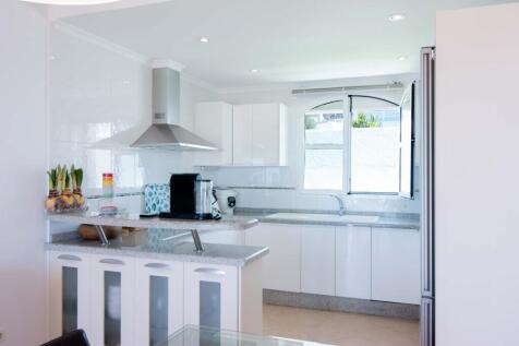 Guest kitchen