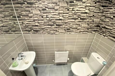 Cloakroom/wc