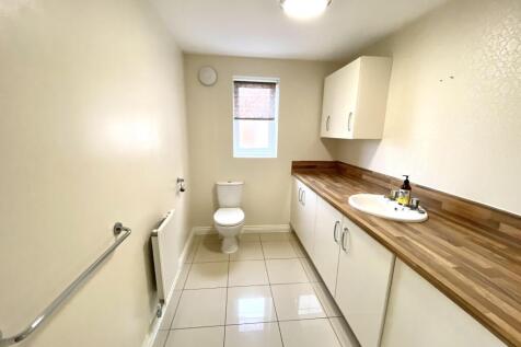Cloakroom/wc