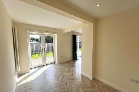 Dining room..jpg