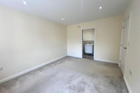 Bedroom one..jpg