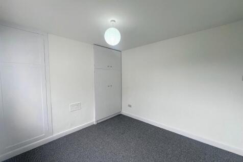 Bedroom two..jpg