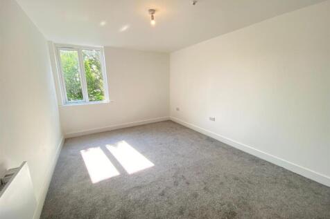 Bedroom..jpg