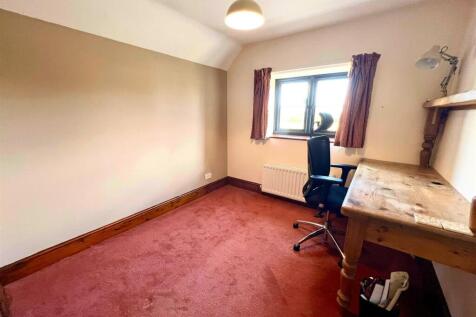 SECOND BEDROOM.jpg