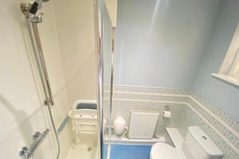 SHOWER ROOM.jpg