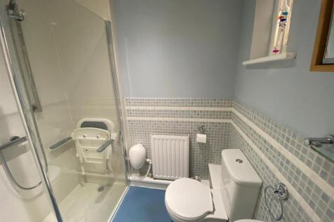SHOWER ROOM..jpg