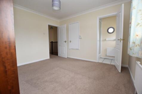 Bedroom 1-1.jpeg