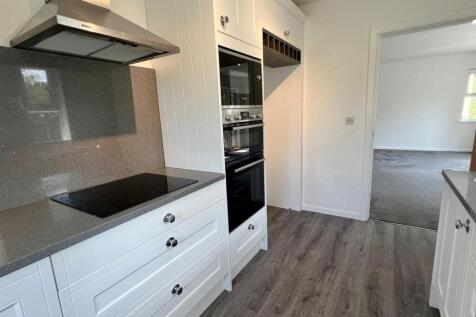KITCHEN -.jpg