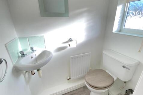 DOWNSTAIRS WC.jpg
