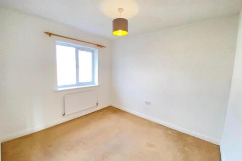 SECOND BEDROOM.jpg