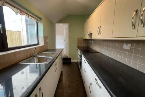 KITCHEN (2).jpg