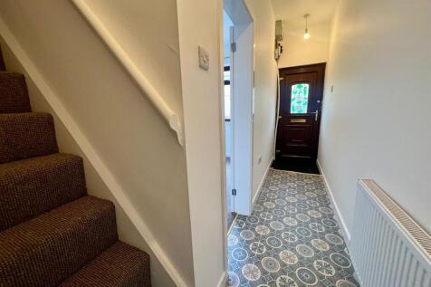 HALLWAY (2).jpg