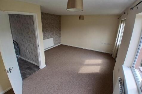 LIVING ROOM..jpg