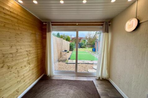 GARDEN ROOM .jpg