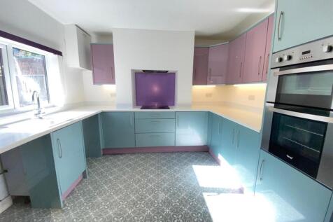 KITCHEN -.jpg